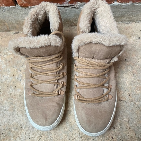 Madden Girl Womens 9 Beige Suede Breezy Sherling Ankle Booties Boot Sneakers - Picture 3 of 8